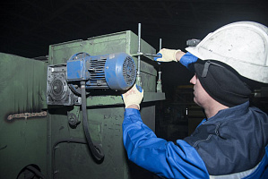 Routine repair and maintenance of shot blasters